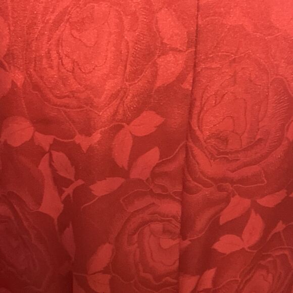Vintage 90s Linda Bis Red Robe Lace Trim Rose Embossed One Size w/ Pockets - Picture 4 of 8